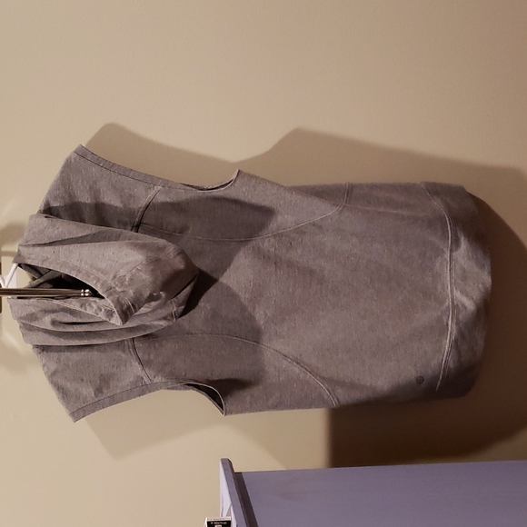Lululemon hooded top - Picture 3 of 4